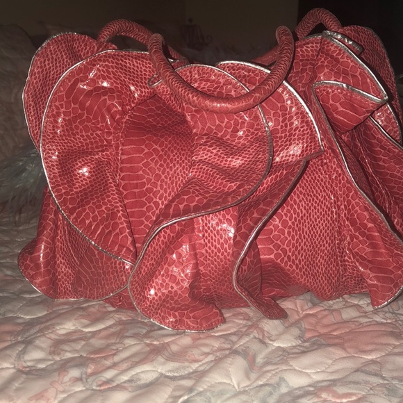 Pink ruffled purse - Picture 2 of 5